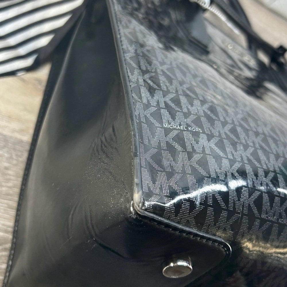 Michael Kors Monogram Tote! Preloved!! - Picture 11 of 14